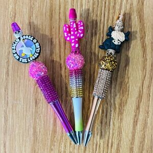 NEW Colorful Novelty Pens with Fun Toppers